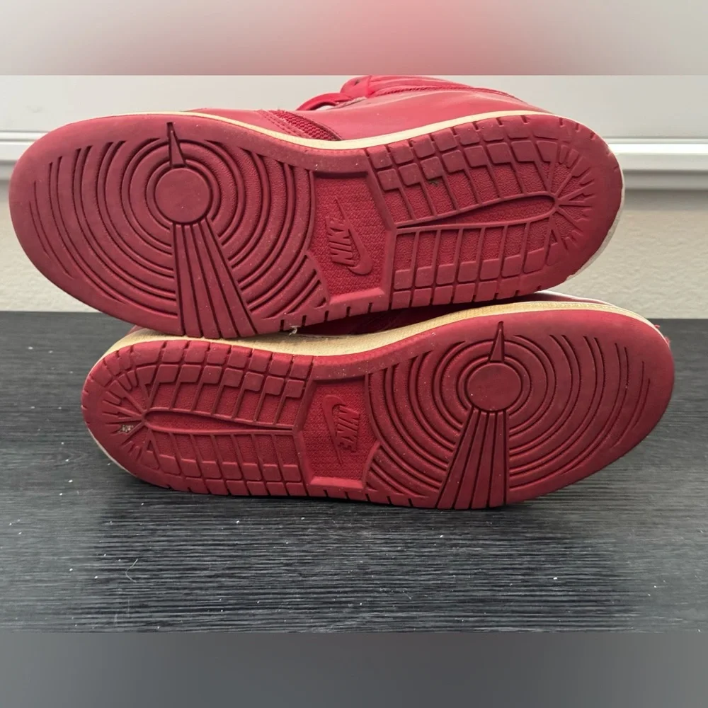 Nike Air Jordan Heritage Red Basketball Shoes Sneakers 886310-601 Boys 6Y